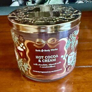 NEW HOT COCOA & CREAM 3-Wick 14.5oz Candle Bath & Body Works